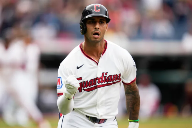 Bazzana, Rocchio hit walk-offs, Guardians sweep Tigers in twinbill